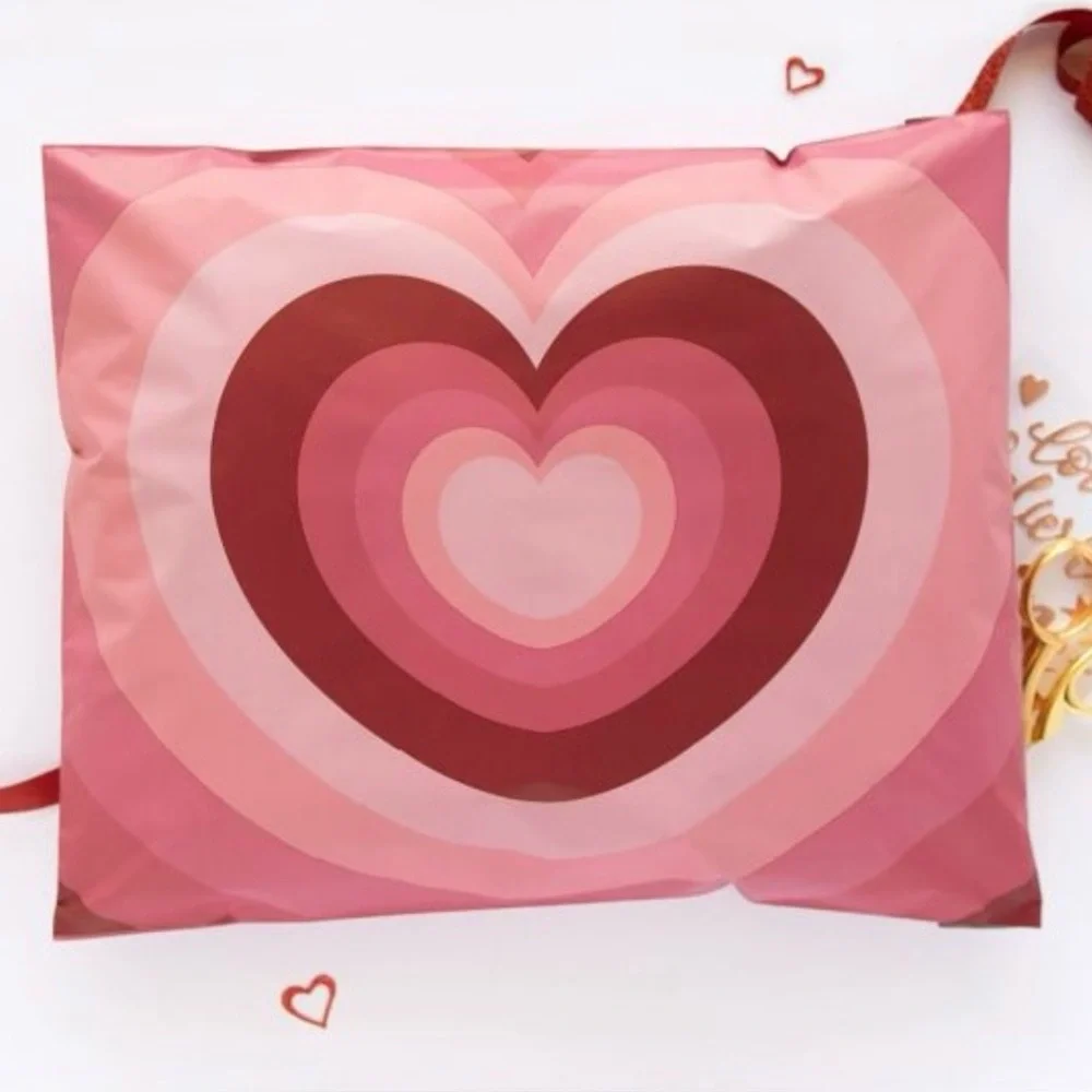 15 Heart 14” x 17” Polymailers